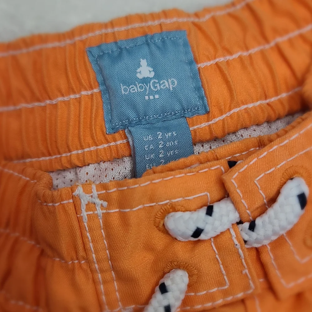 GAP navy light